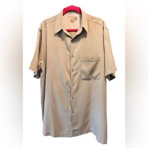 Caribbean men’s silk blend button down tan short sleeve shirt size L